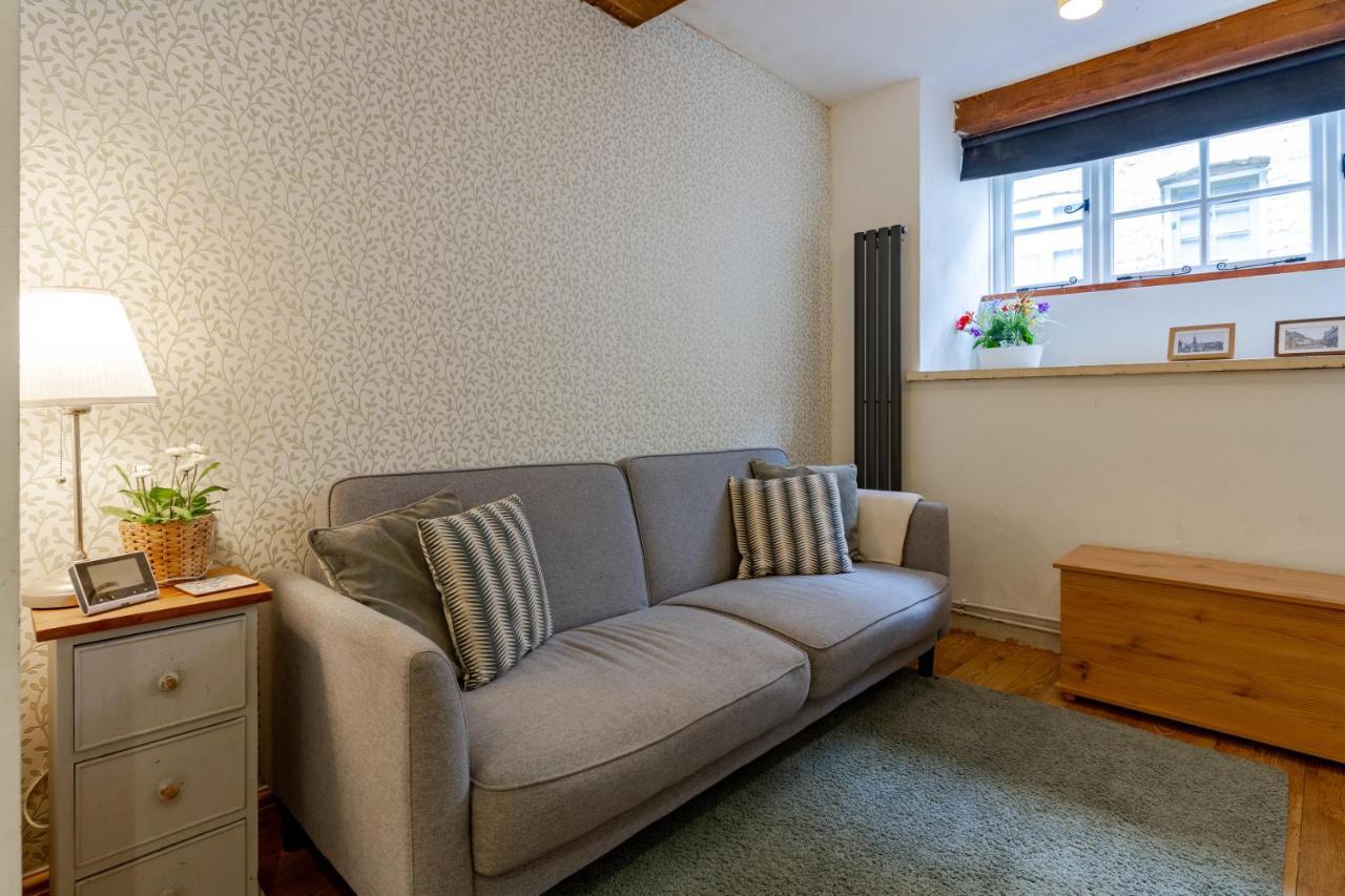 The Shoe Box Cottage With Allocated Parking Malmesbury Eksteriør bilde