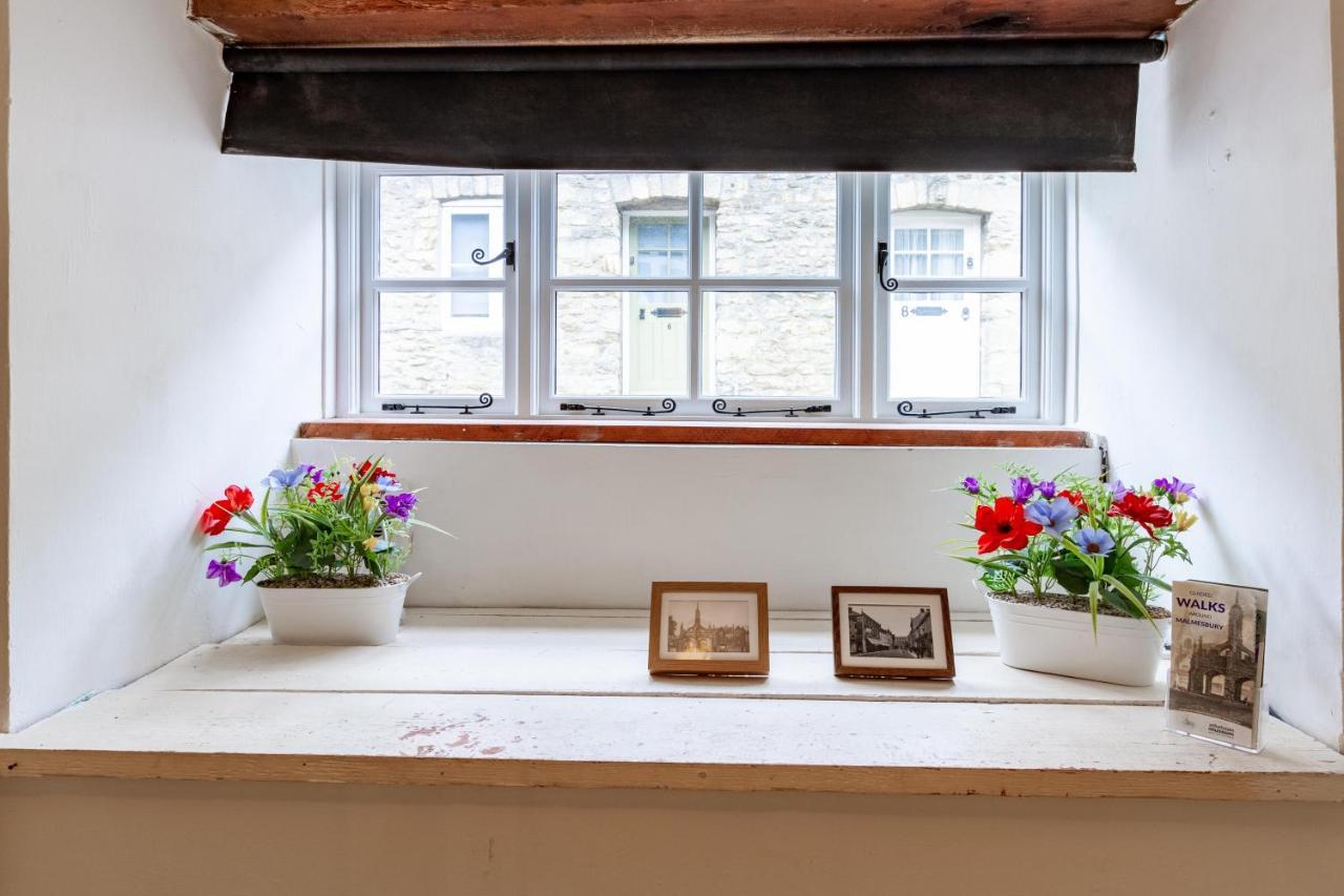 The Shoe Box Cottage With Allocated Parking Malmesbury Eksteriør bilde