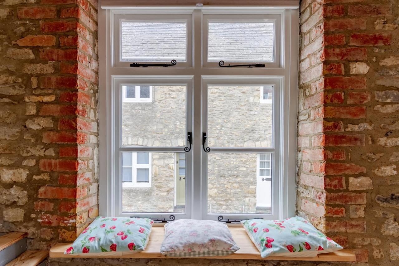 The Shoe Box Cottage With Allocated Parking Malmesbury Eksteriør bilde